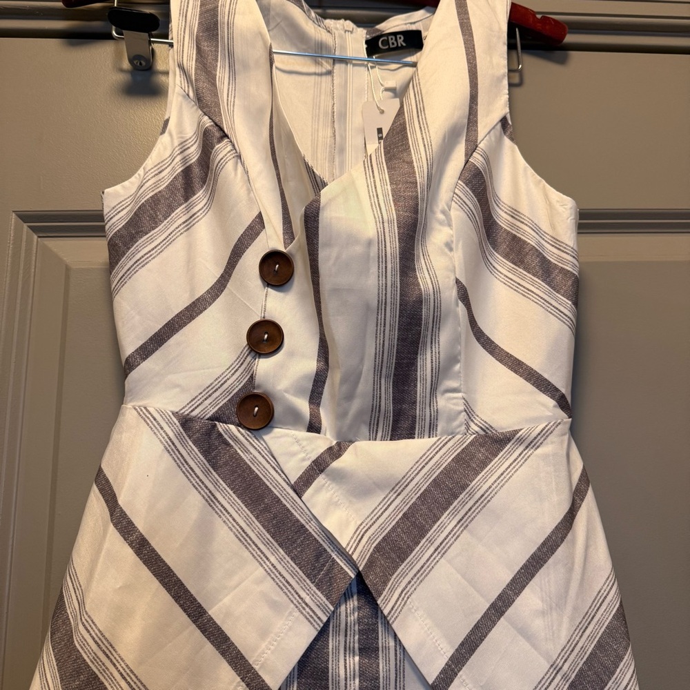 NWT ROMPER - Picture 2 of 6